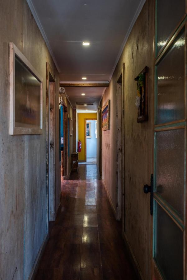 Хостел Puma House Пуерто-Наталес Екстер'єр фото